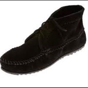MINNETONKA Black suede Moccasins 6.5